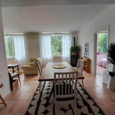 T3 Pres De La Apartment